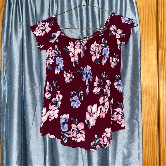 Kendall & Kylie Top - Picture 2 of 3